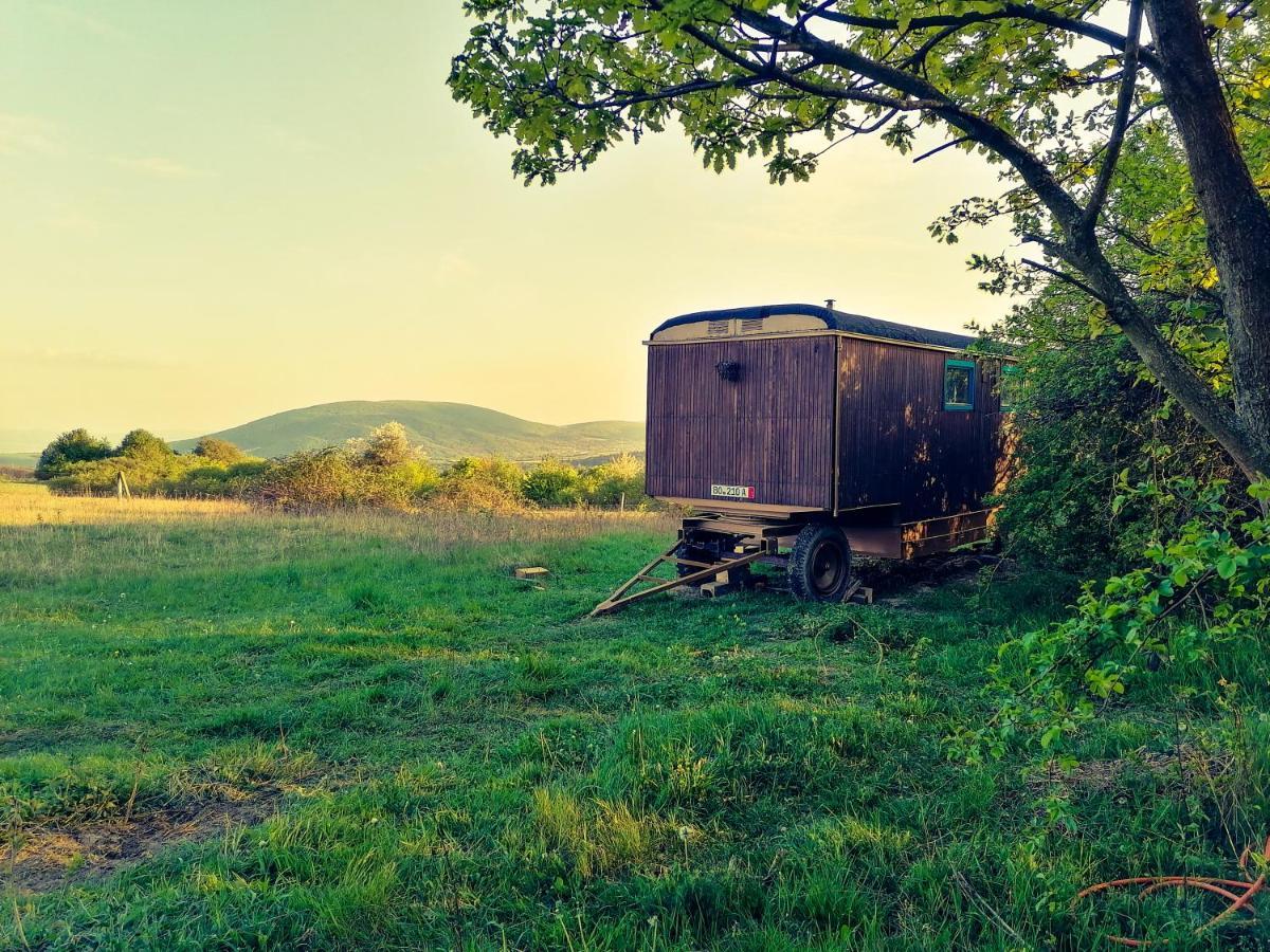 Selanka Off road Hill View Hotell Moravske Lieskove Exteriör bild